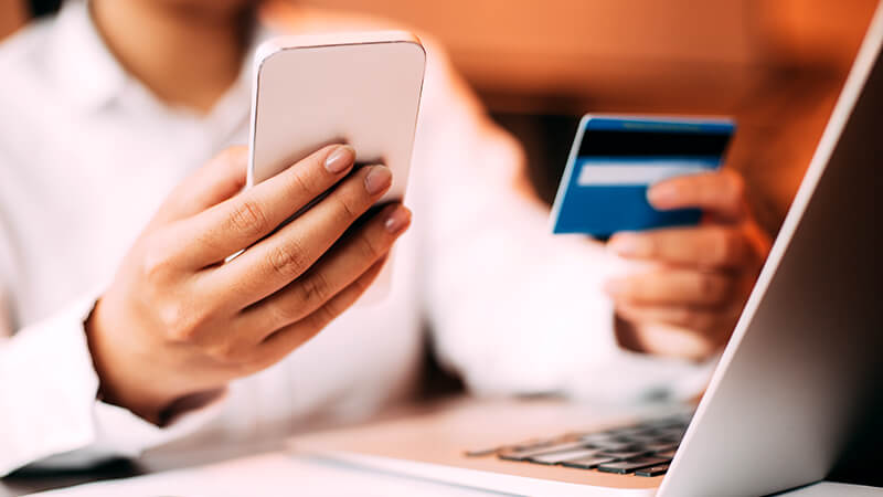 Golpe de e-mail para roubar dados de cartão de crédito.